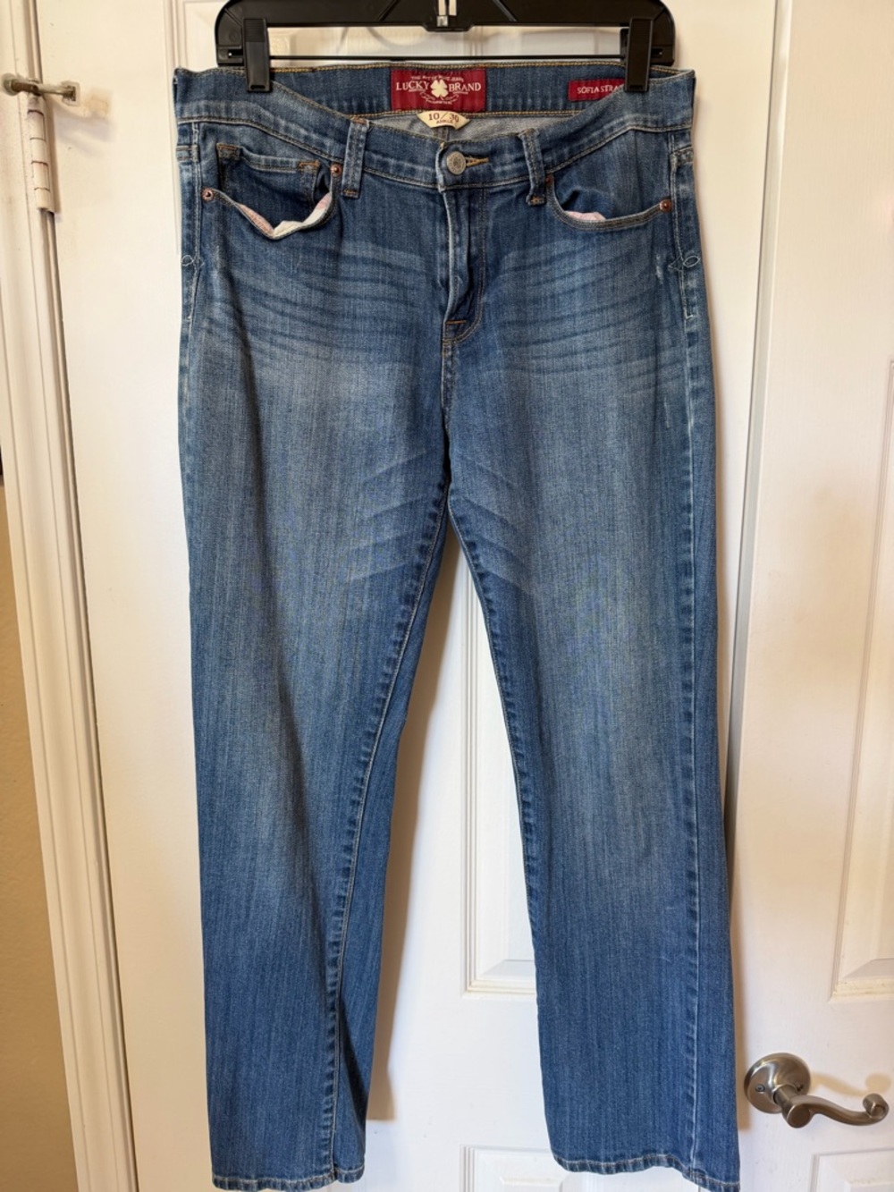 Lucky Brand Straight Leg Jeans in Medium Blue Wash